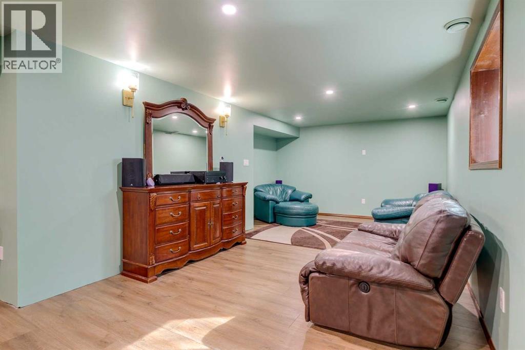 27 Elk Valley Place, Bragg Creek, Alberta  T0L 0K0 - Photo 32 - A2267033