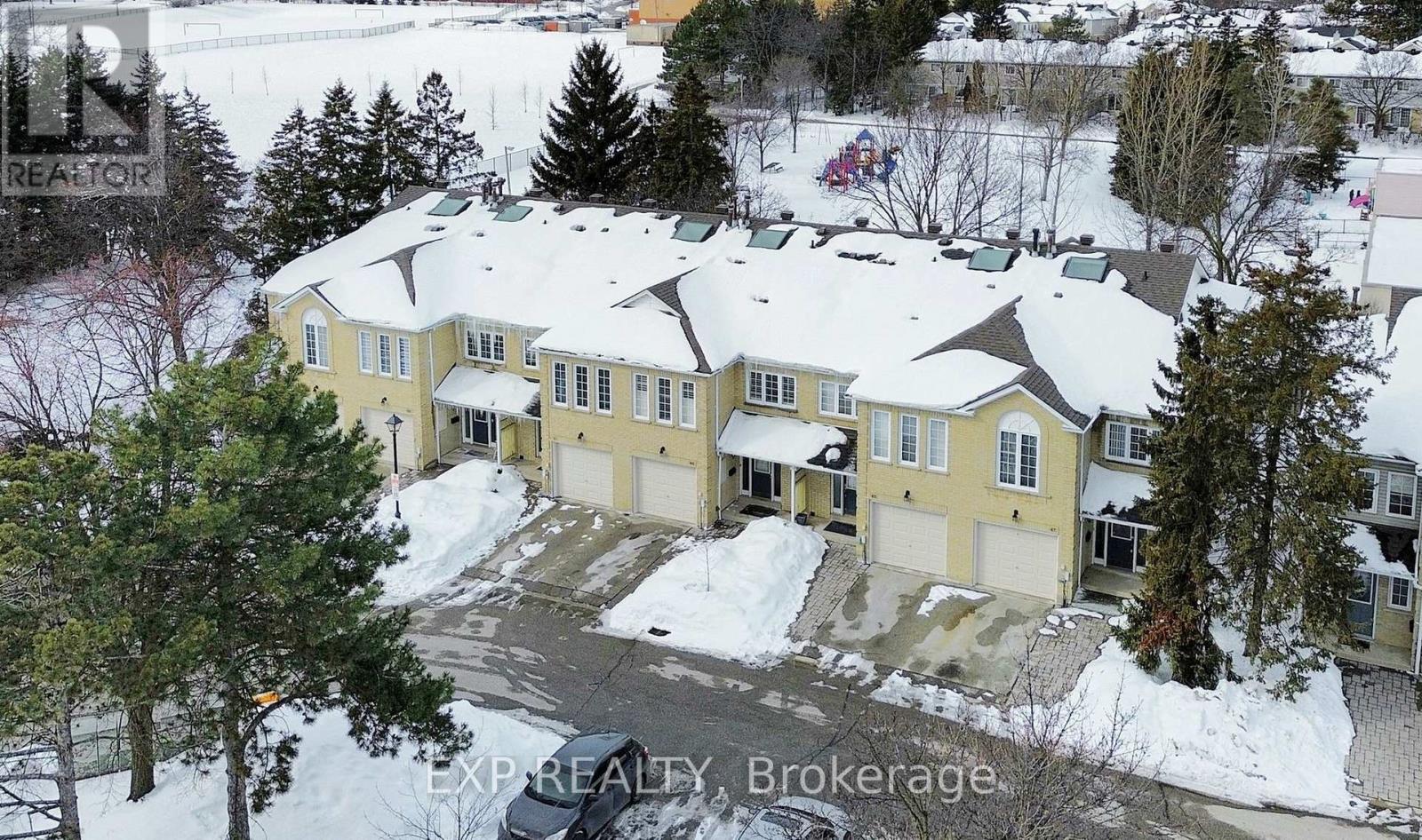 43 Hartnell Square, Brampton, Ontario  L6S 5W8 - Photo 2 - W12786962