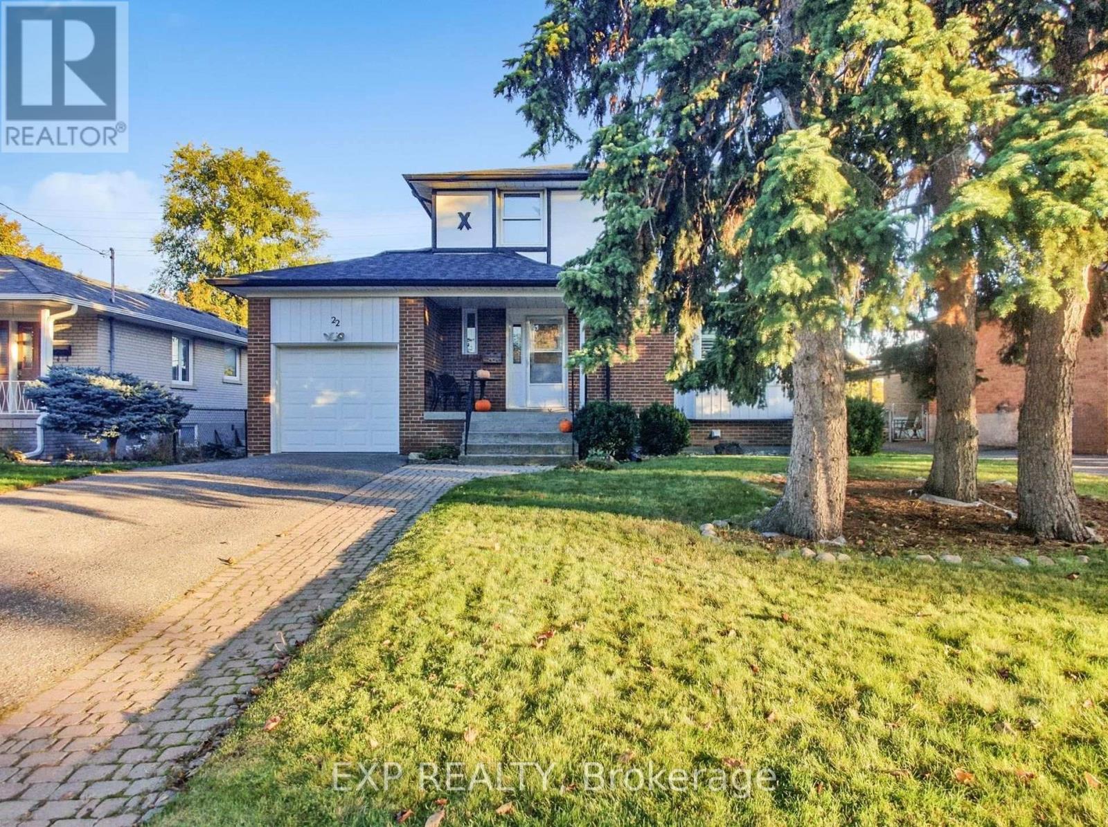 22 Chestnut Avenue, Brampton, Ontario  L6X 2A5 - Photo 2 - W12796496