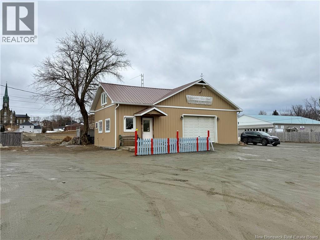 114 Duke Street, Miramichi, New Brunswick  E1N 1H2 - Photo 1 - NB135935