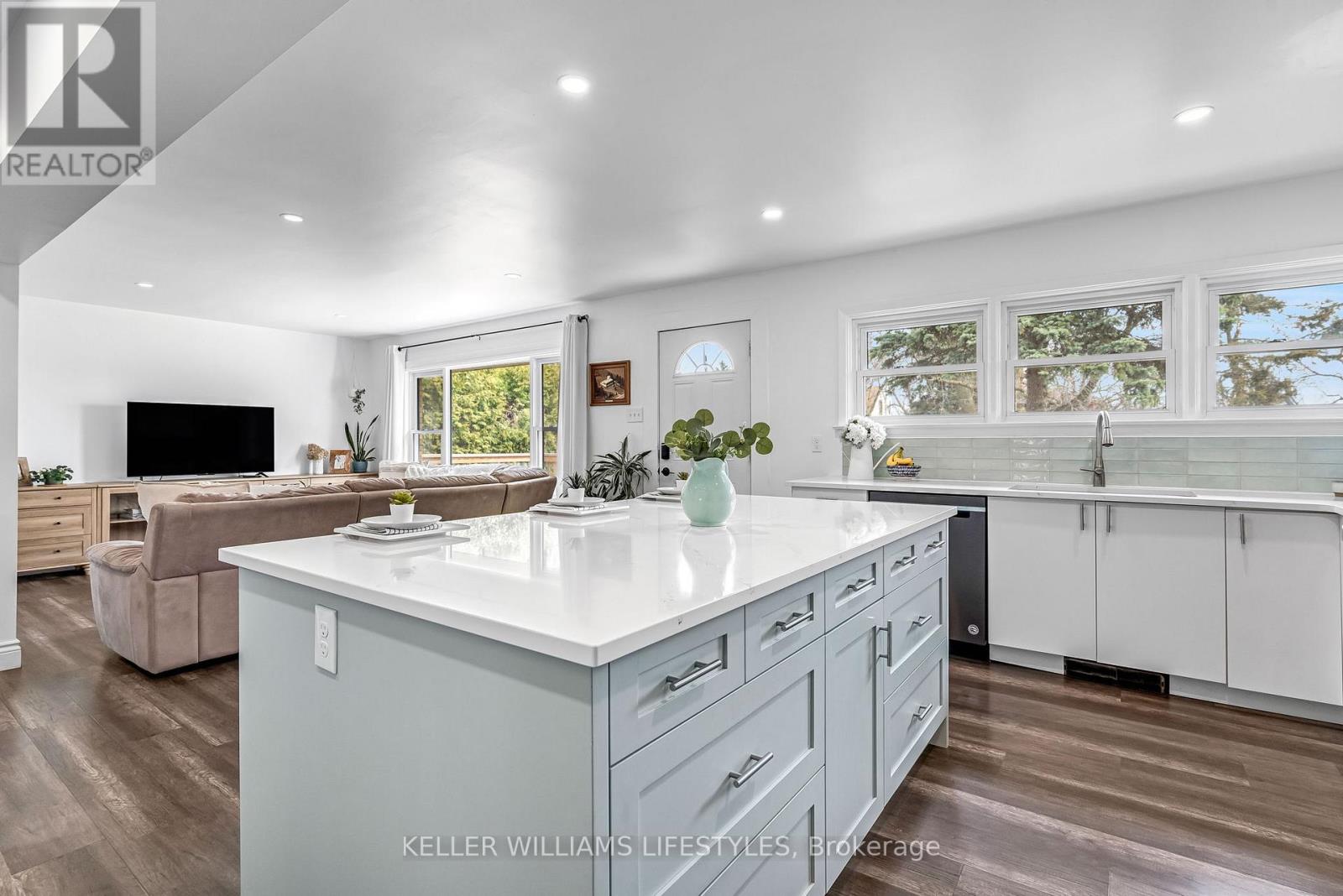 943 Dearness Drive, London South, Ontario  N6E 1N6 - Photo 11 - X12927466