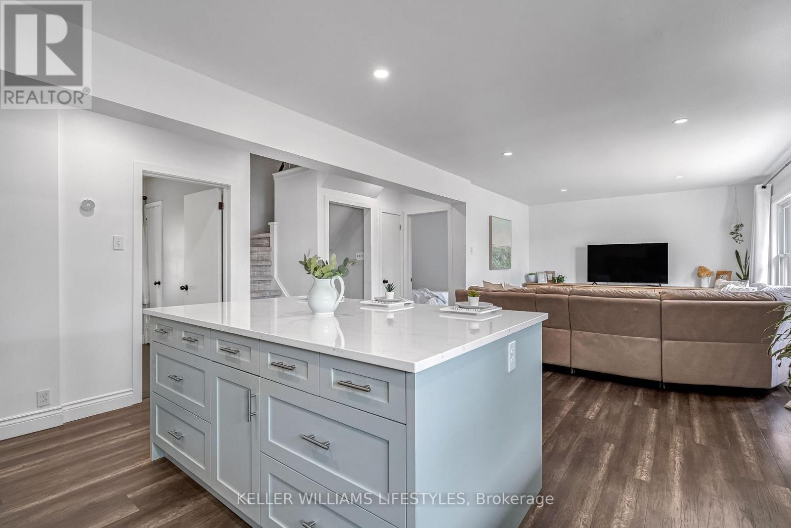 943 Dearness Drive, London South, Ontario  N6E 1N6 - Photo 12 - X12927466