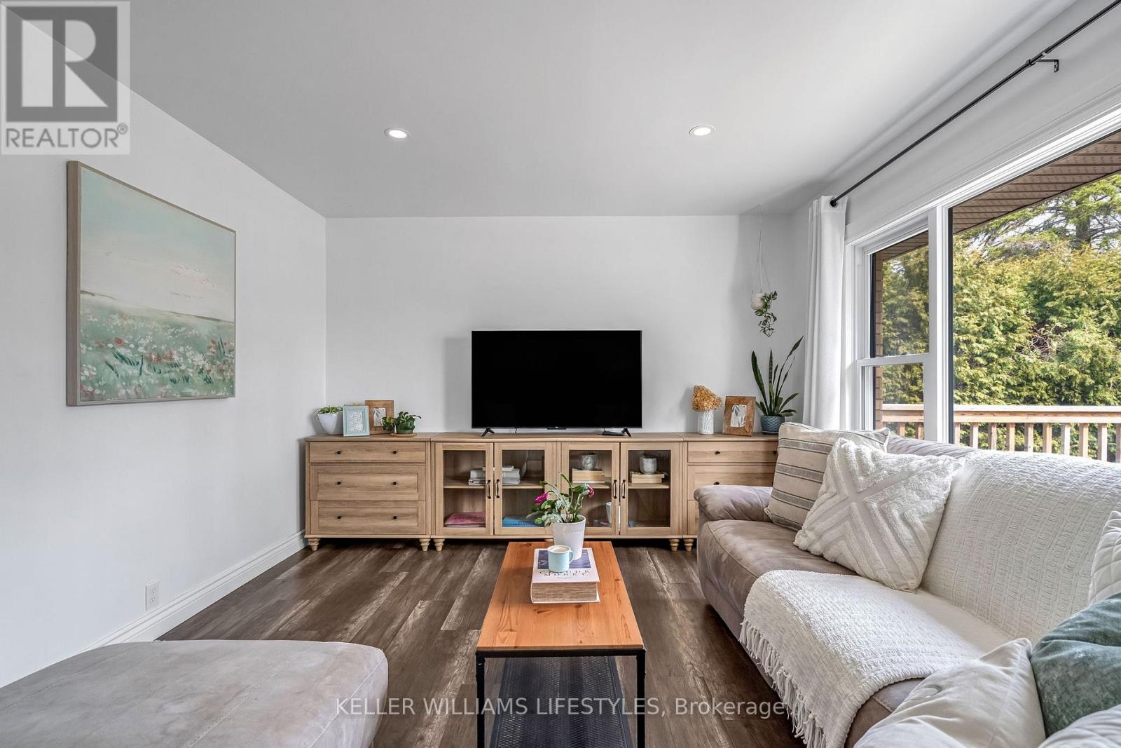 943 Dearness Drive, London South, Ontario  N6E 1N6 - Photo 18 - X12927466