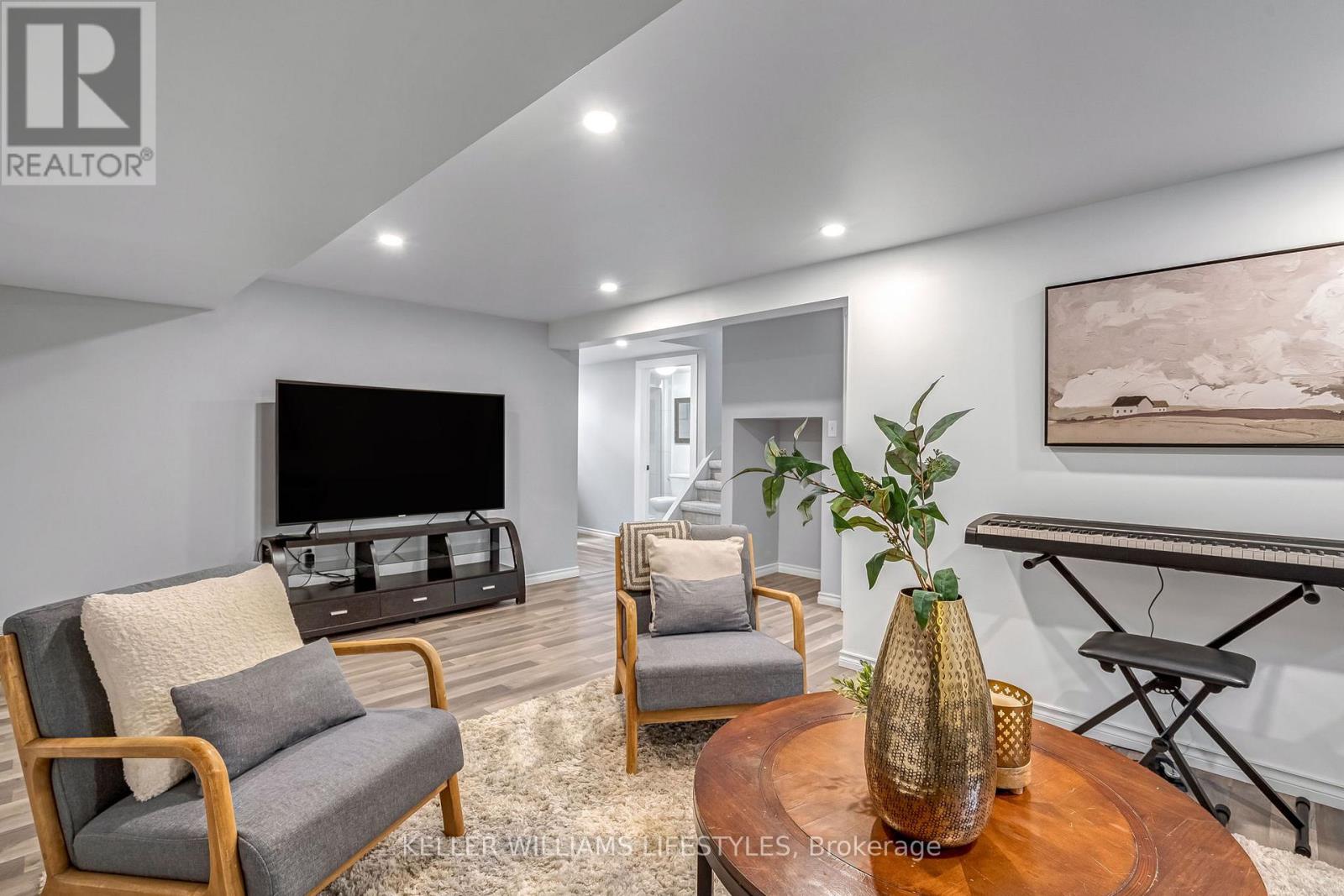 943 Dearness Drive, London South, Ontario  N6E 1N6 - Photo 33 - X12927466