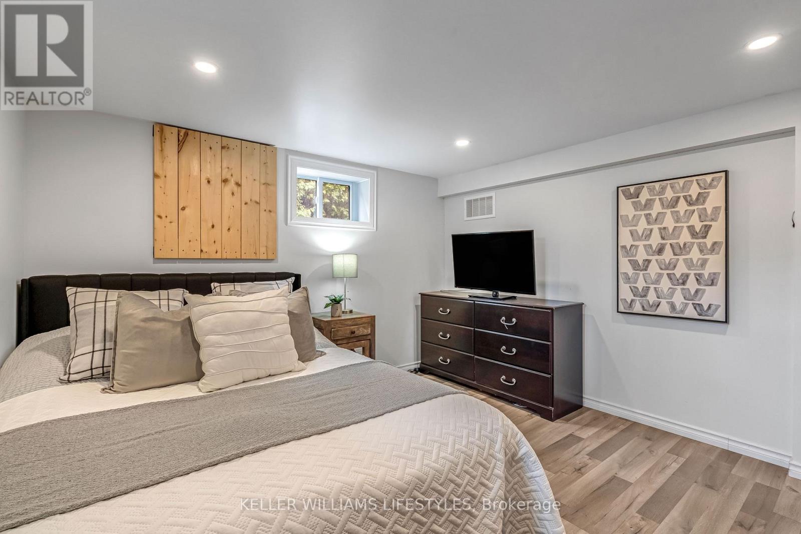 943 Dearness Drive, London South, Ontario  N6E 1N6 - Photo 35 - X12927466