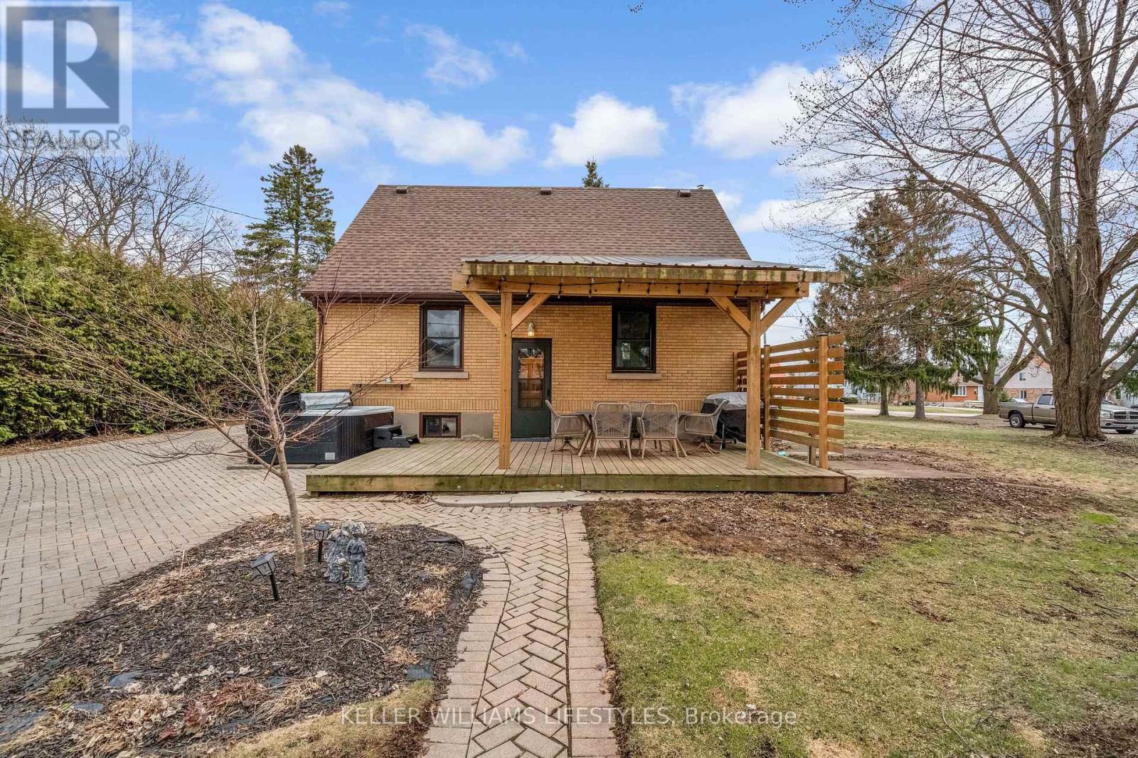 943 Dearness Drive, London South, Ontario  N6E 1N6 - Photo 39 - X12927466