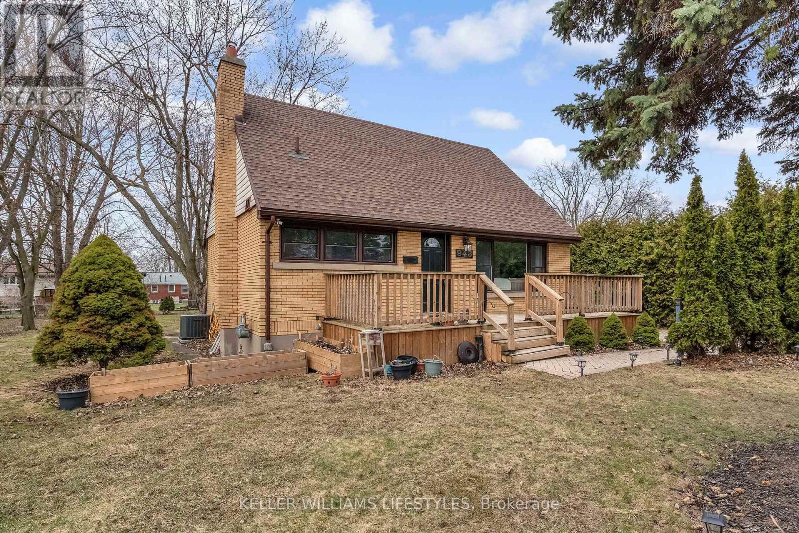 943 Dearness Drive, London South, Ontario  N6E 1N6 - Photo 4 - X12927466