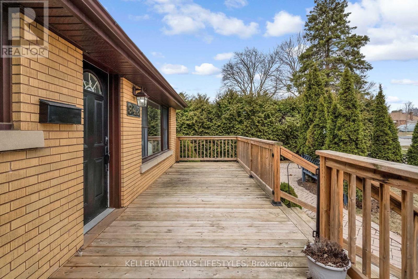 943 Dearness Drive, London South, Ontario  N6E 1N6 - Photo 5 - X12927466