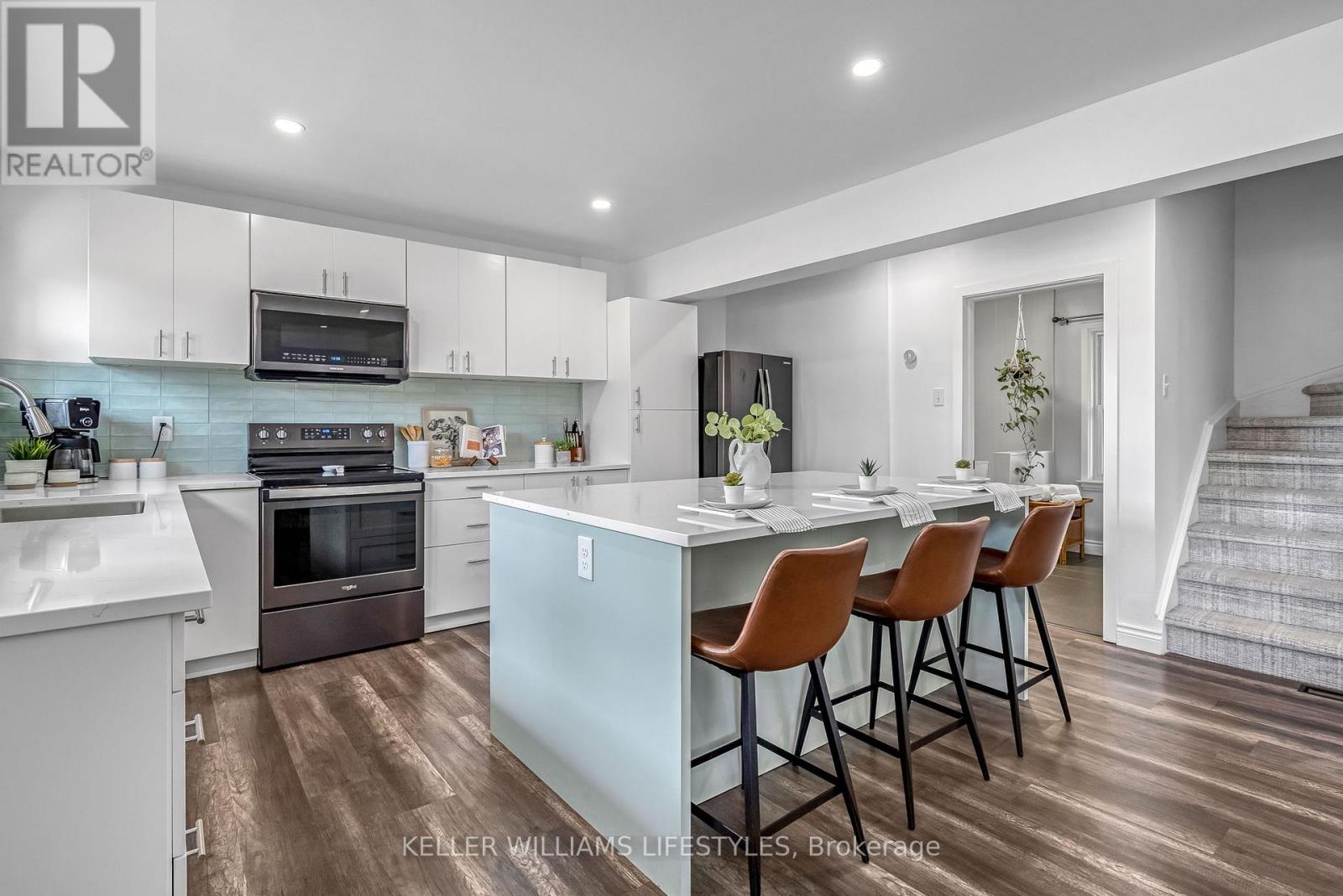 943 Dearness Drive, London South, Ontario  N6E 1N6 - Photo 7 - X12927466