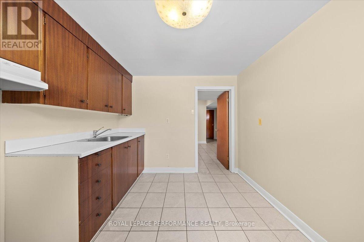 2212 St Laurent Boulevard, Ottawa, Ontario  K1G 1B2 - Photo 21 - X12927430