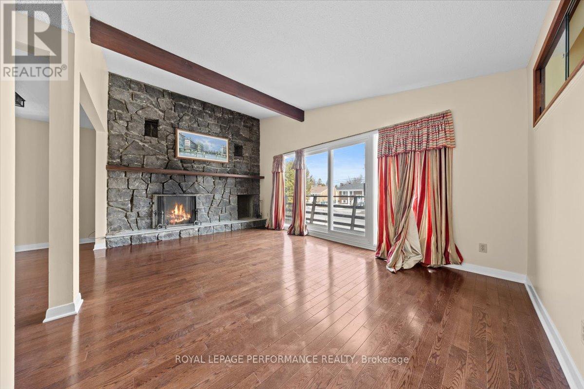 2212 St Laurent Boulevard, Ottawa, Ontario  K1G 1B2 - Photo 3 - X12927430