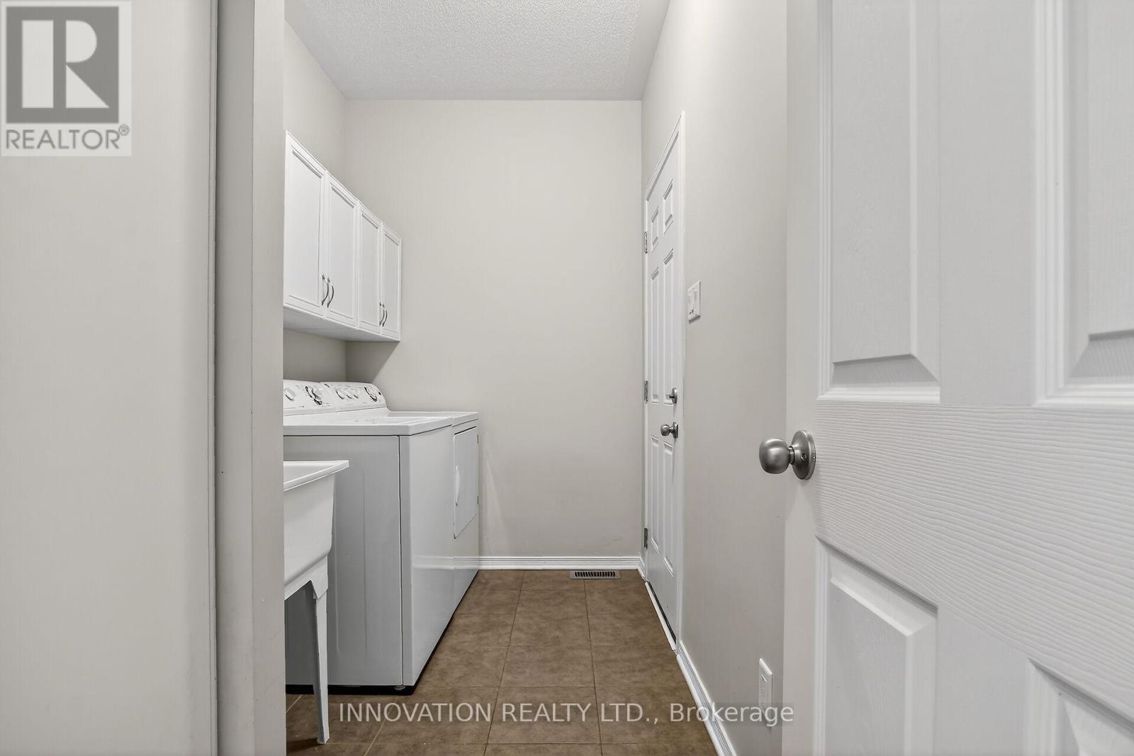 206 Edey Street, Arnprior, Ontario  K7S 0A8 - Photo 7 - X12927444