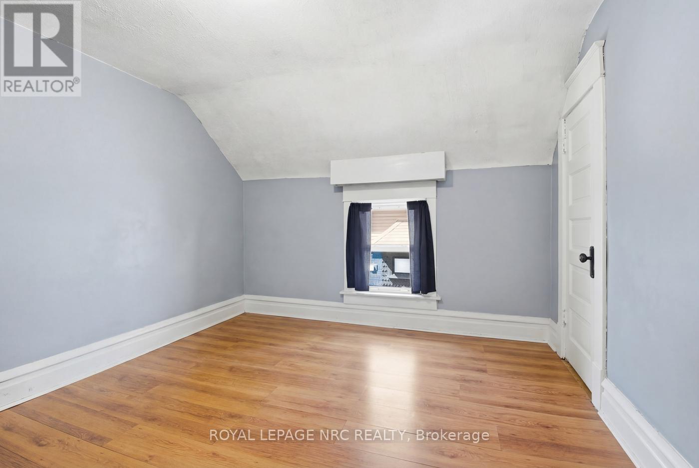 4634 Armoury Street, Niagara Falls, Ontario  L2E 1S6 - Photo 13 - X12927436