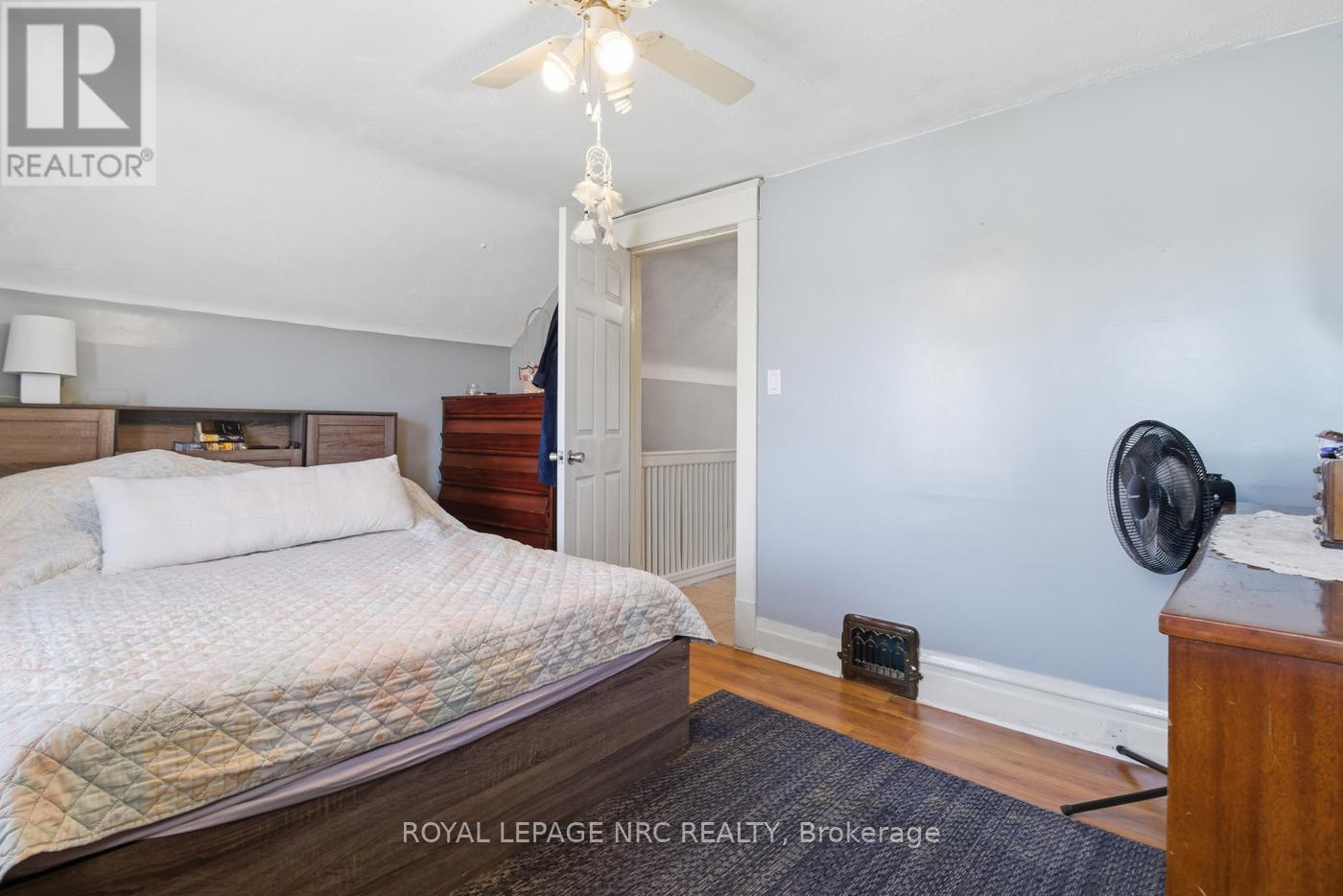 4634 Armoury Street, Niagara Falls, Ontario  L2E 1S6 - Photo 14 - X12927436