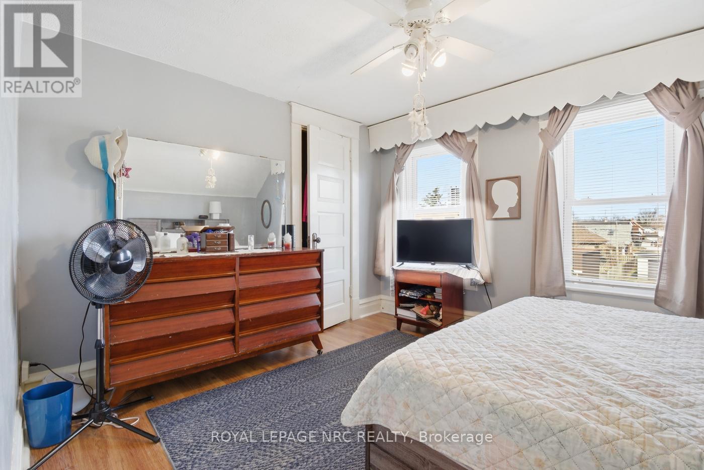 4634 Armoury Street, Niagara Falls, Ontario  L2E 1S6 - Photo 15 - X12927436