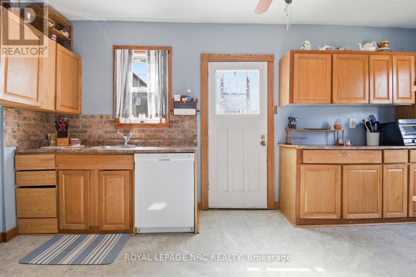 4634 Armoury Street, Niagara Falls, Ontario  L2E 1S6 - Photo 7 - X12927436