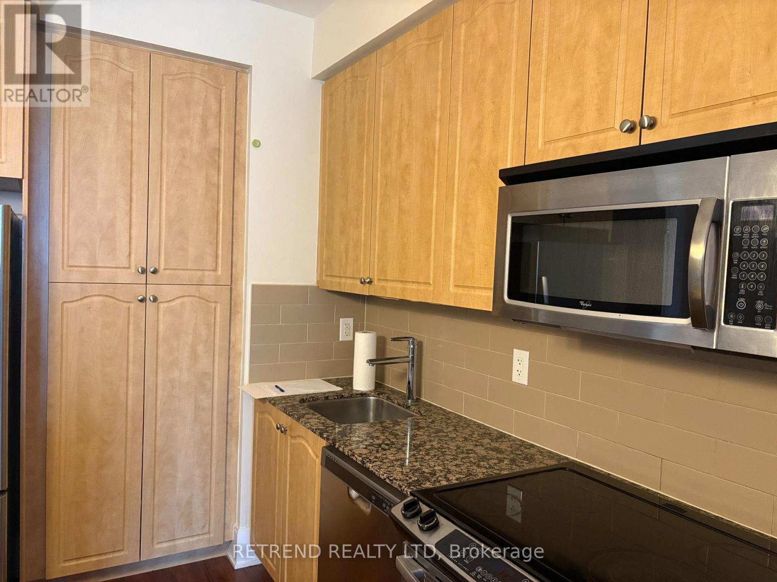 2013 - 70 Roehampton Avenue, Toronto, Ontario  M4P 1R2 - Photo 6 - C12927452