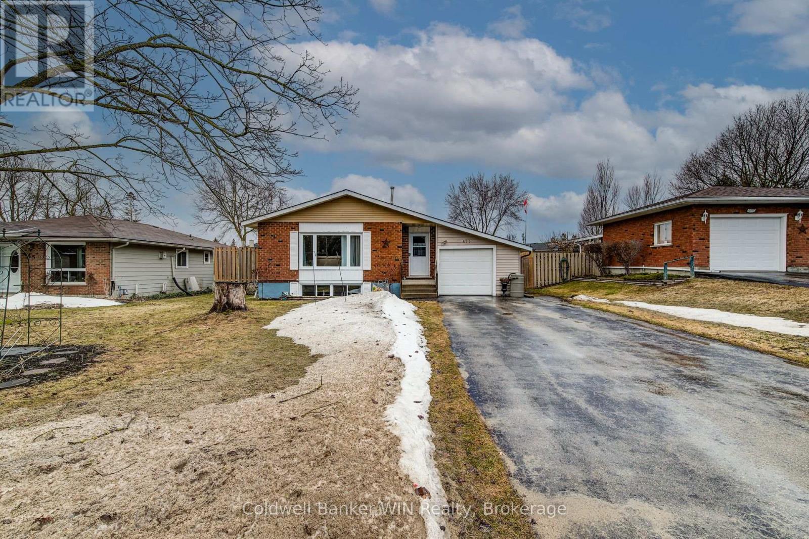 455 Albert Street, Wellington North, Ontario  N0G 2L2 - Photo 2 - X12927432