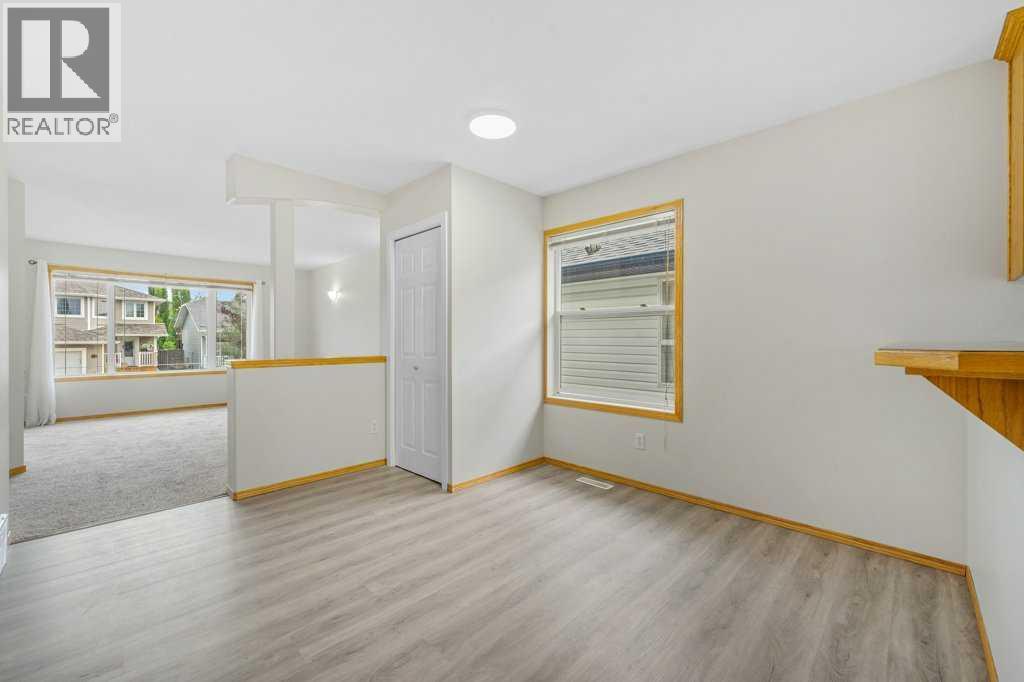 22 Lanterman Close, Red Deer, Alberta  T4R 3K3 - Photo 11 - A2294425