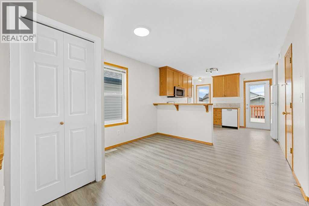 22 Lanterman Close, Red Deer, Alberta  T4R 3K3 - Photo 10 - A2294425