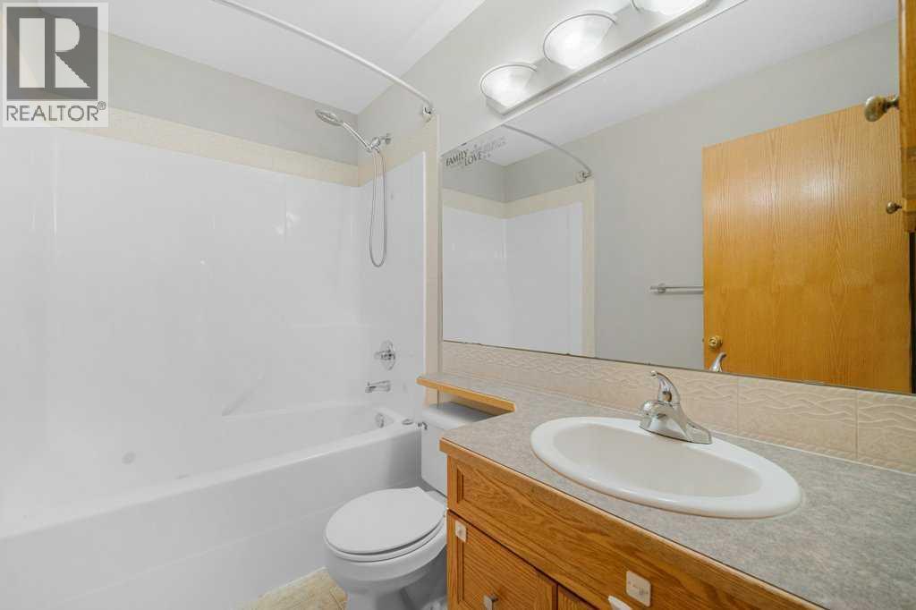 22 Lanterman Close, Red Deer, Alberta  T4R 3K3 - Photo 19 - A2294425