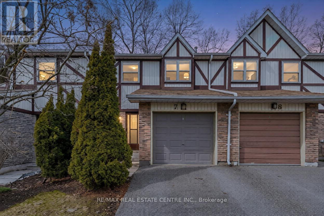 7 MORLEY CRESCENT, Brampton, Ontario