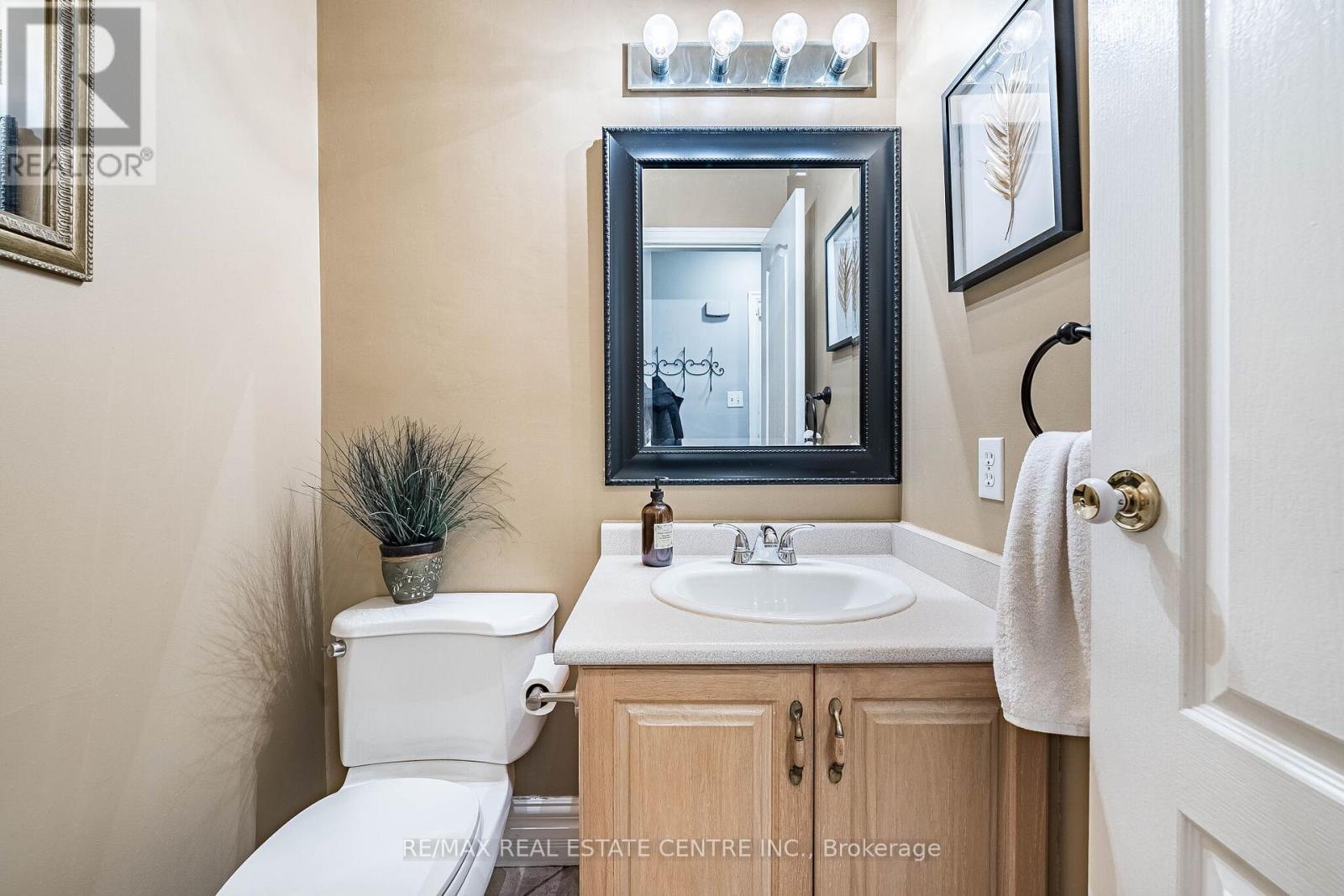 7 Morley Crescent, Brampton, Ontario  L6S 3K8 - Photo 12 - W12927442