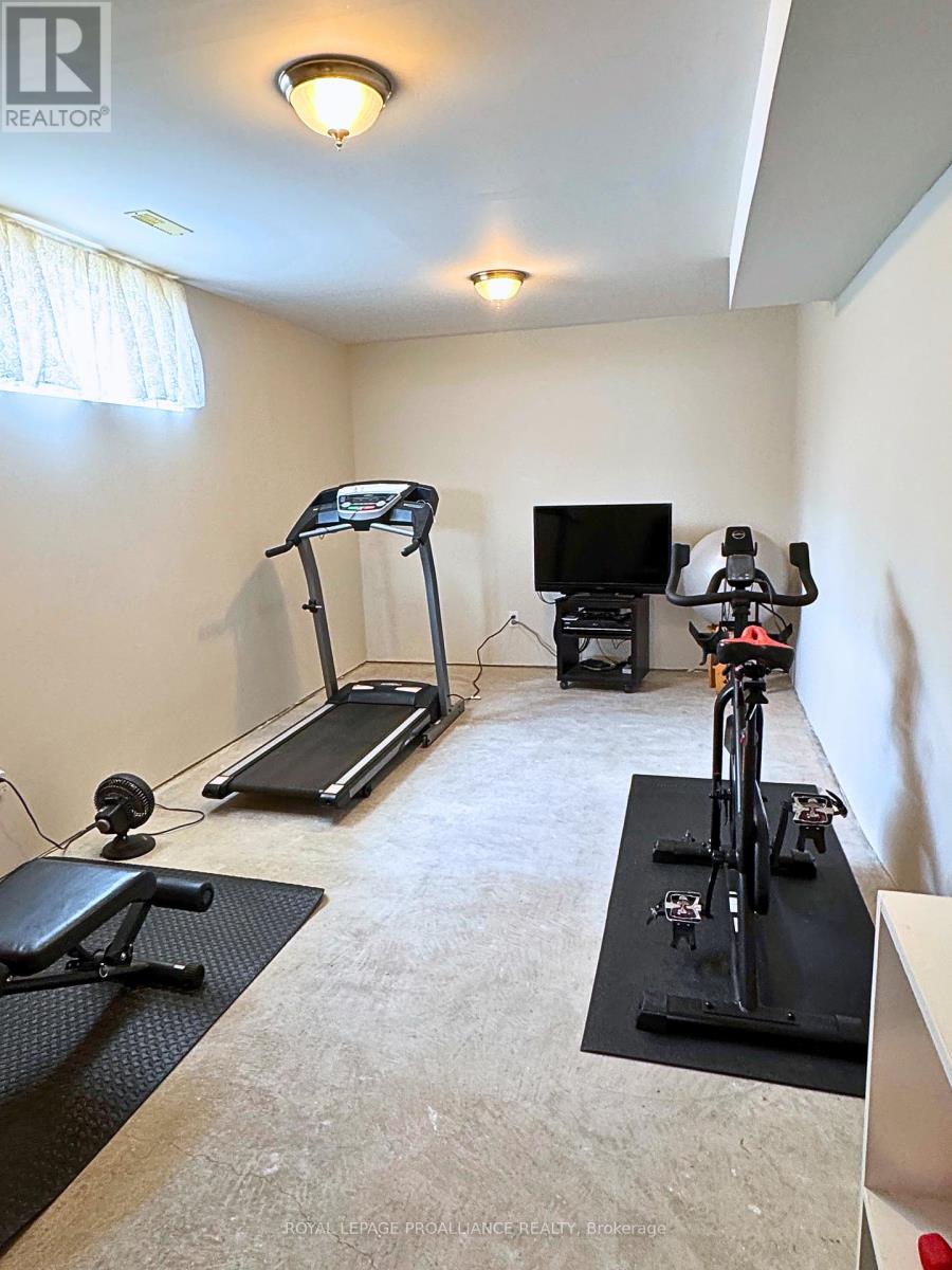 8 Linden Lane, Belleville, Ontario  K8N 5W9 - Photo 44 - X12926518