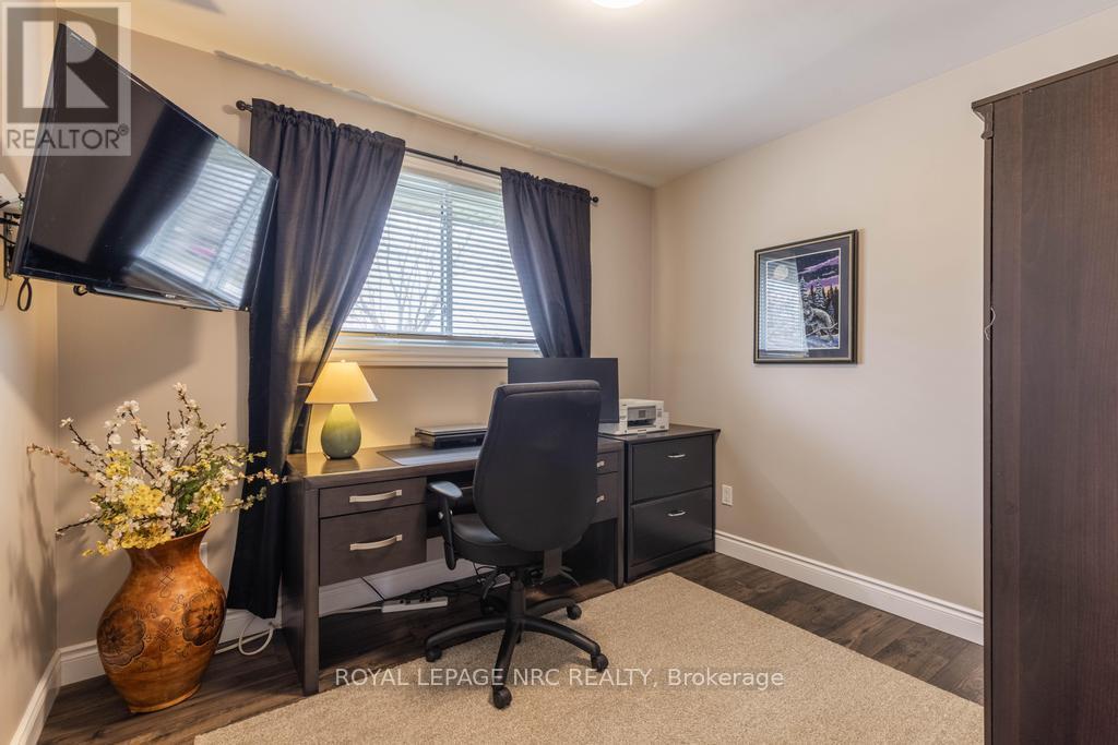 38 Lanark Crescent, St. Catharines, Ontario  L2M 6C9 - Photo 15 - X12927448