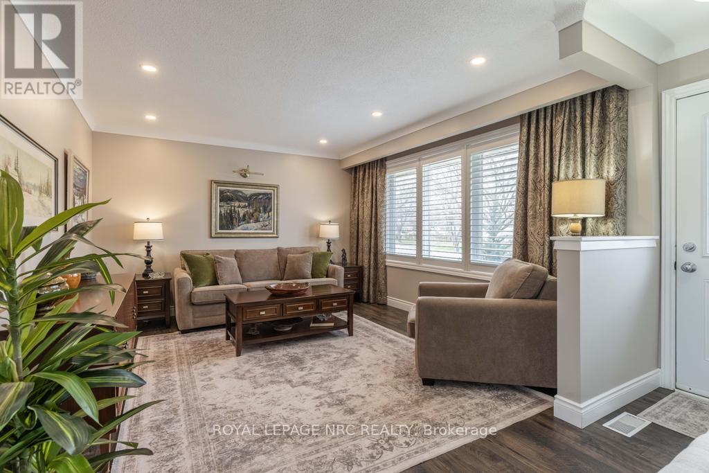 38 Lanark Crescent, St. Catharines, Ontario  L2M 6C9 - Photo 5 - X12927448