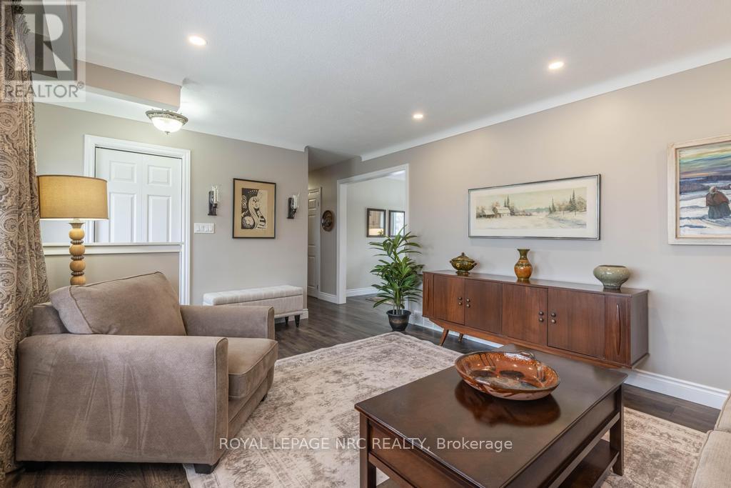 38 Lanark Crescent, St. Catharines, Ontario  L2M 6C9 - Photo 7 - X12927448