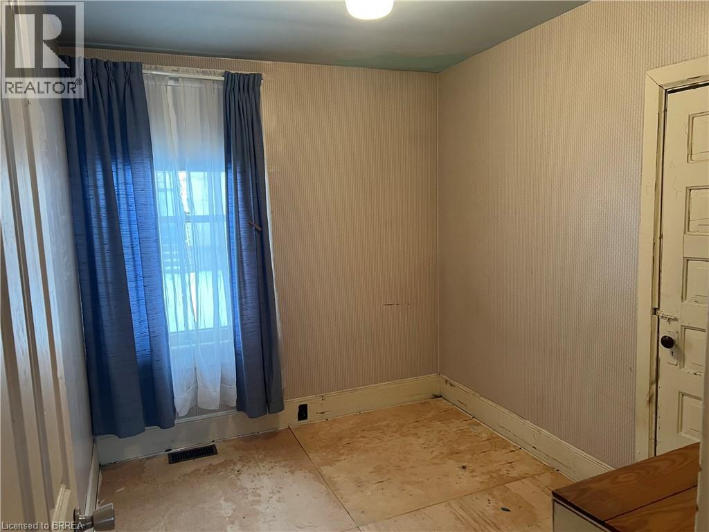 49 Pearl Street, Brantford, Ontario  N3T 3N5 - Photo 8 - 40813759