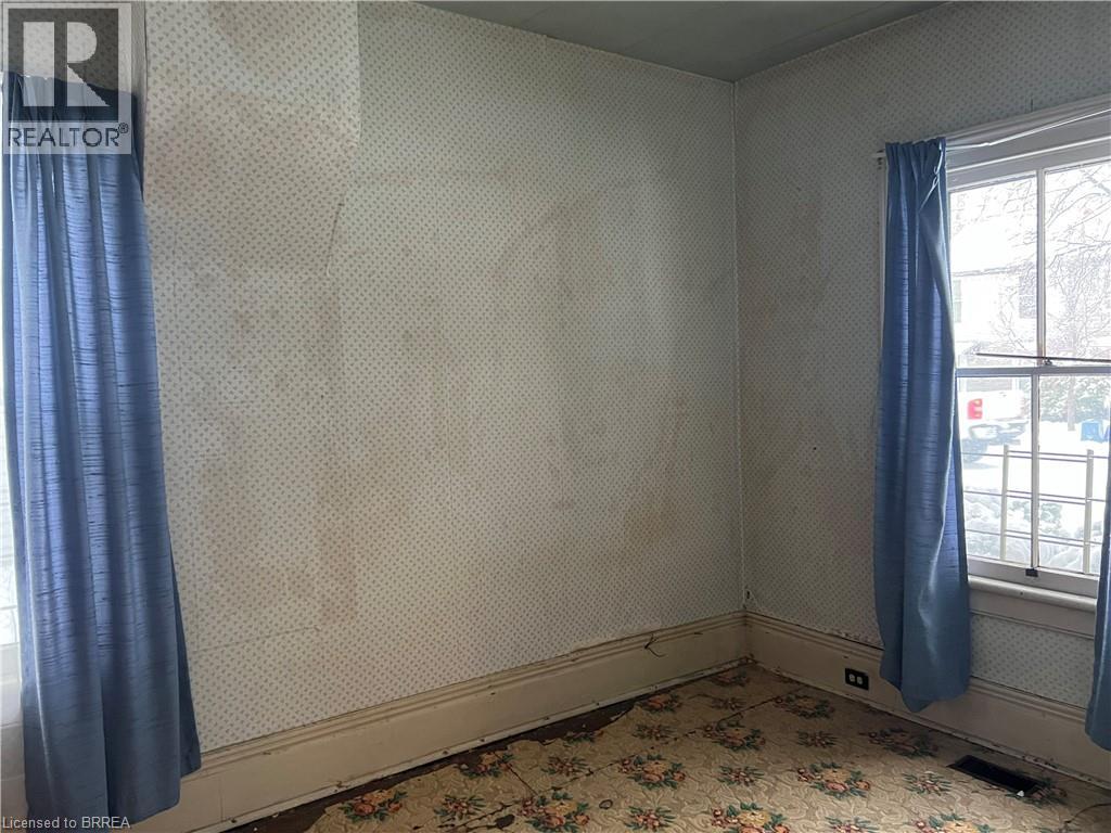 49 Pearl Street, Brantford, Ontario  N3T 3N5 - Photo 7 - 40813759