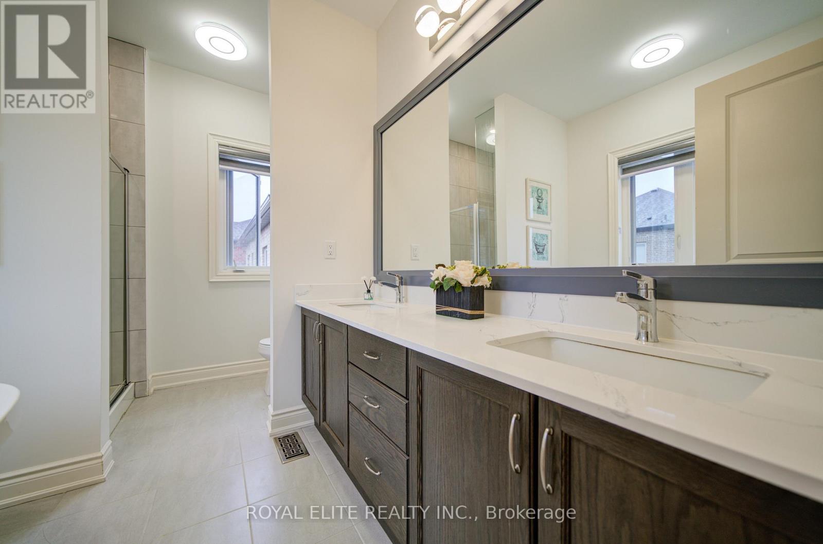 57 Betty May Crescent, East Gwillimbury, Ontario  L9N 1S2 - Photo 32 - N12922154