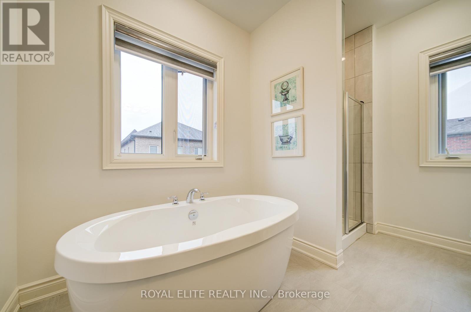 57 Betty May Crescent, East Gwillimbury, Ontario  L9N 1S2 - Photo 33 - N12922154