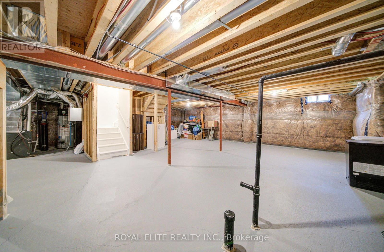 57 Betty May Crescent, East Gwillimbury, Ontario  L9N 1S2 - Photo 34 - N12922154