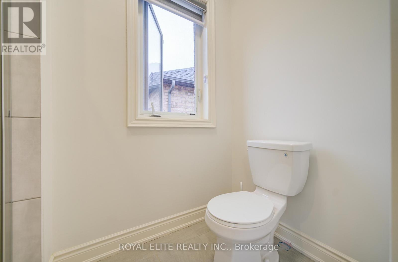 57 Betty May Crescent, East Gwillimbury, Ontario  L9N 1S2 - Photo 38 - N12922154