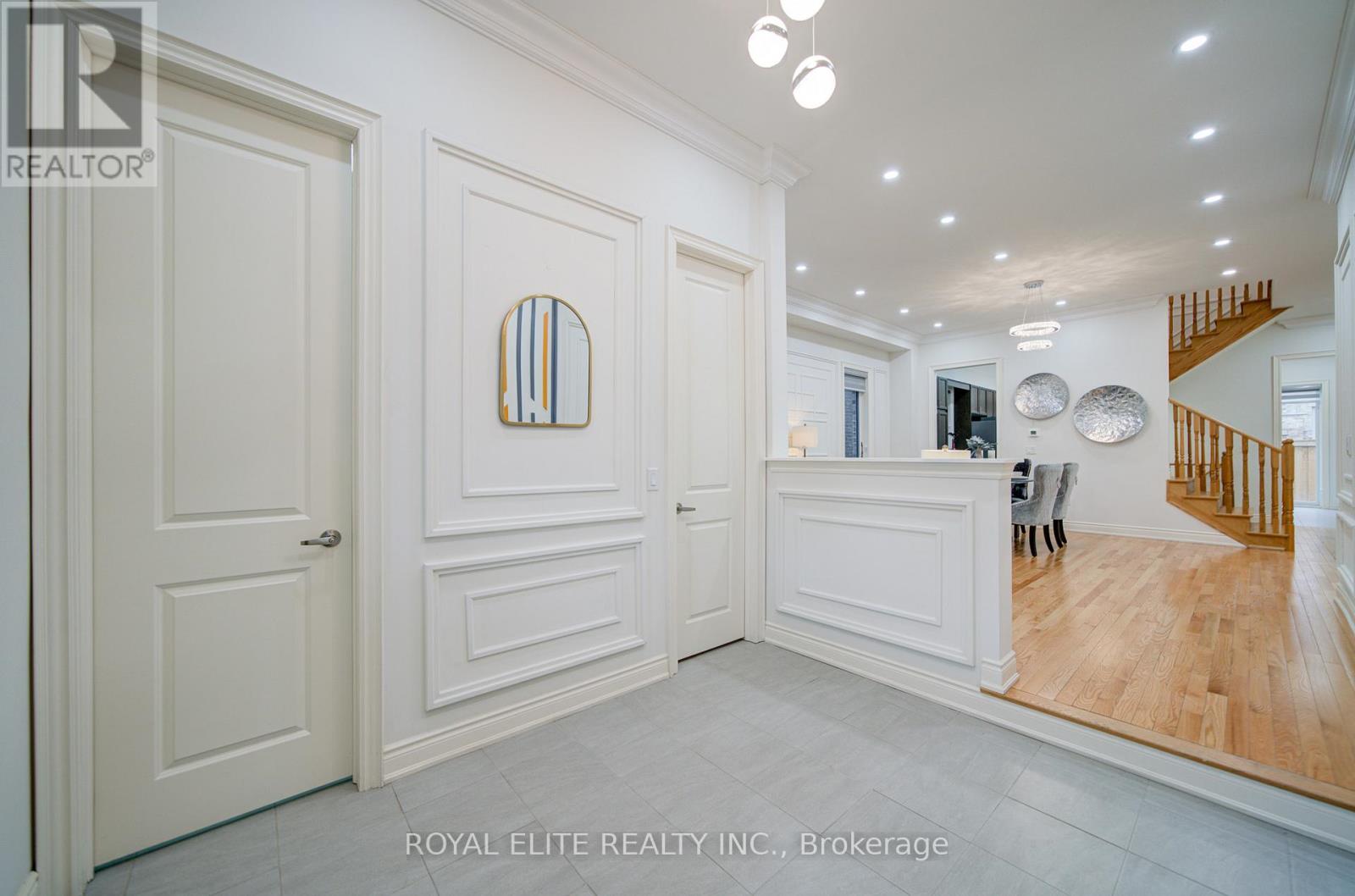 57 Betty May Crescent, East Gwillimbury, Ontario  L9N 1S2 - Photo 4 - N12922154