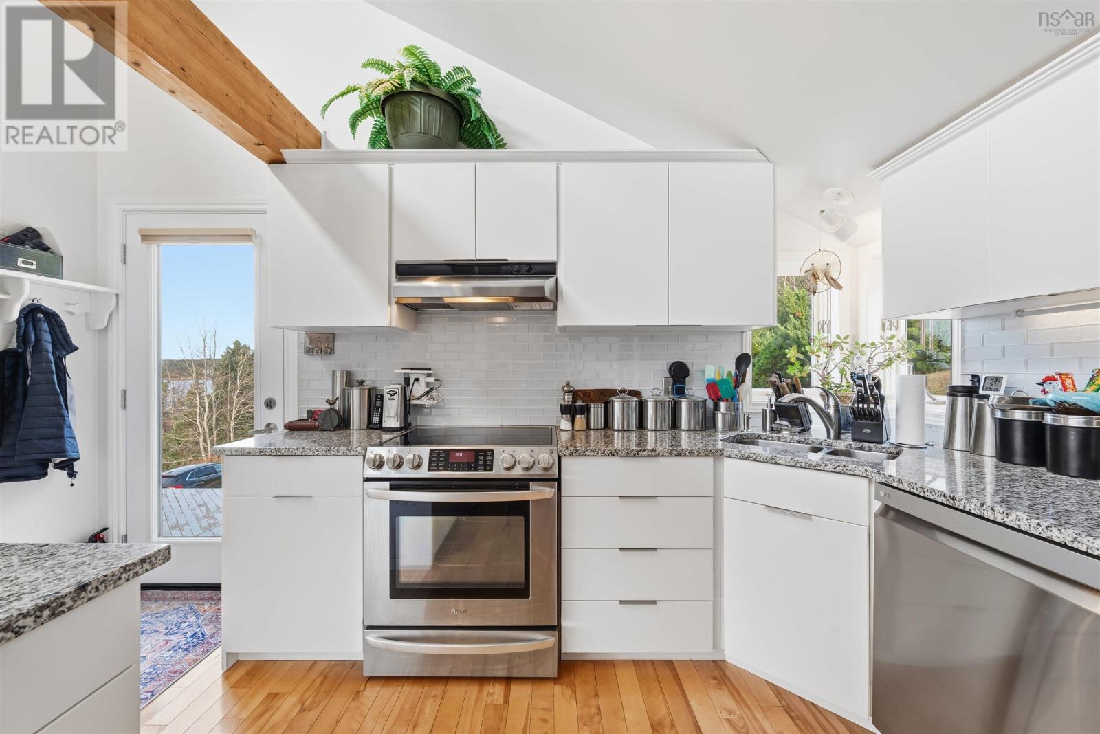 11565 Peggys Cove Road, Seabright, Nova Scotia  B3Z 2Y1 - Photo 10 - 202528459