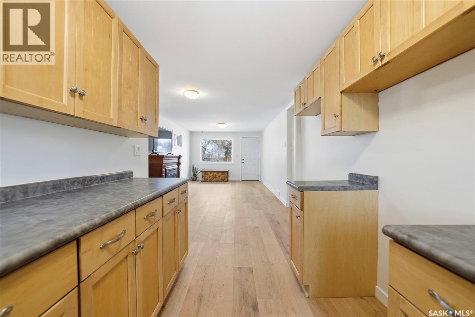 106 Dunlop Street, Saskatoon, Saskatchewan  S7H 2B5 - Photo 4 - SK031409