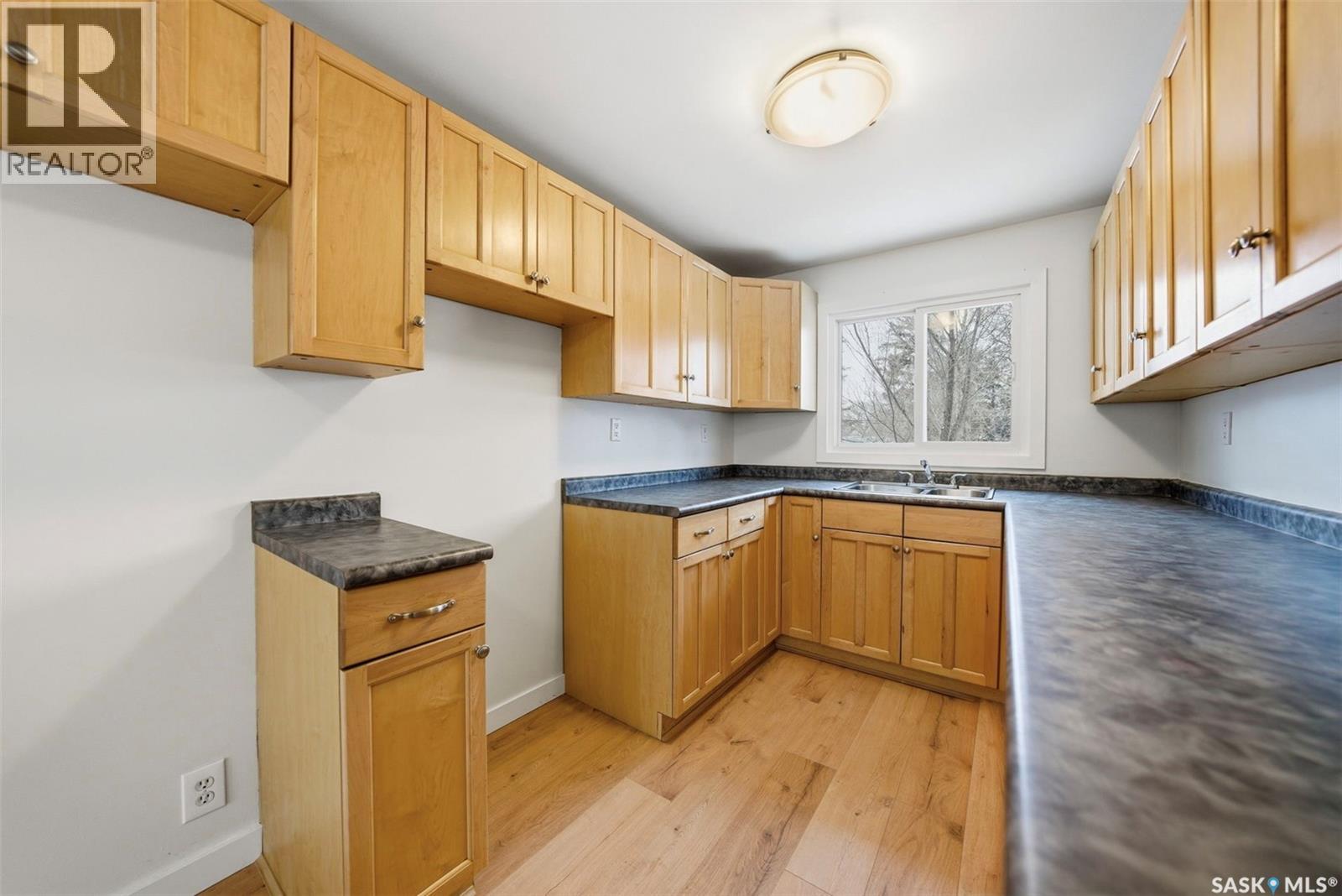 106 Dunlop Street, Saskatoon, Saskatchewan  S7H 2B5 - Photo 8 - SK031409