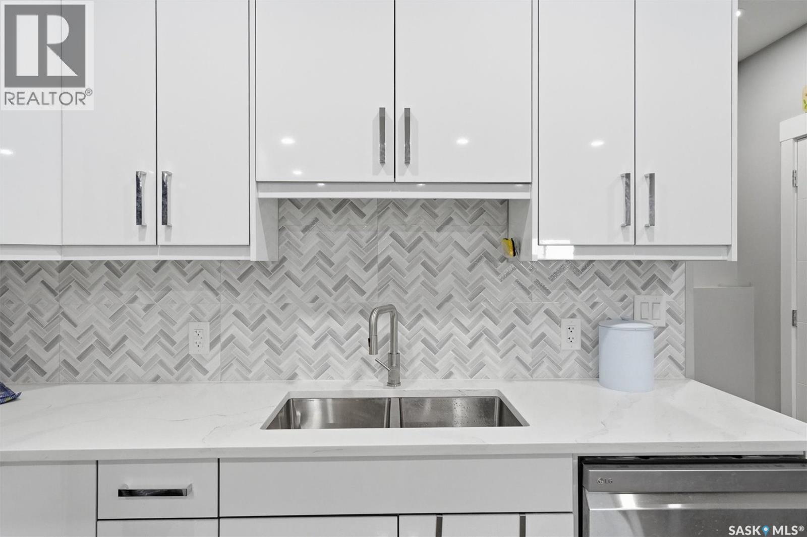 806 1st Avenue N, Warman, Saskatchewan  S0K 4S0 - Photo 42 - SK031303