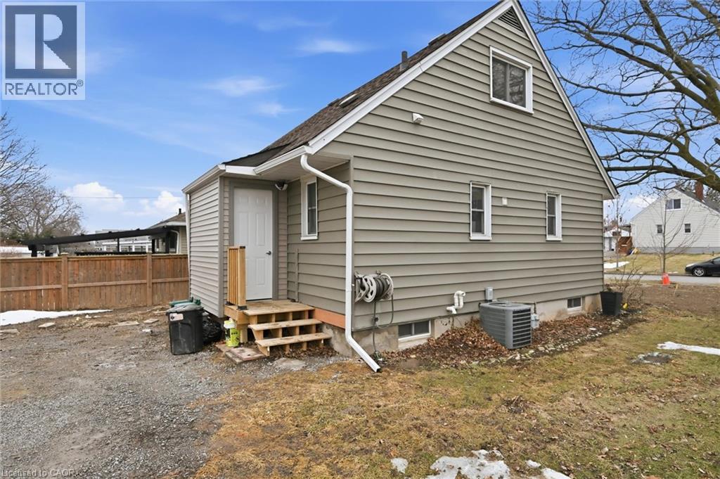 70 Whyte Avenue N, Thorold, Ontario  L2V 2T7 - Photo 47 - 40801157