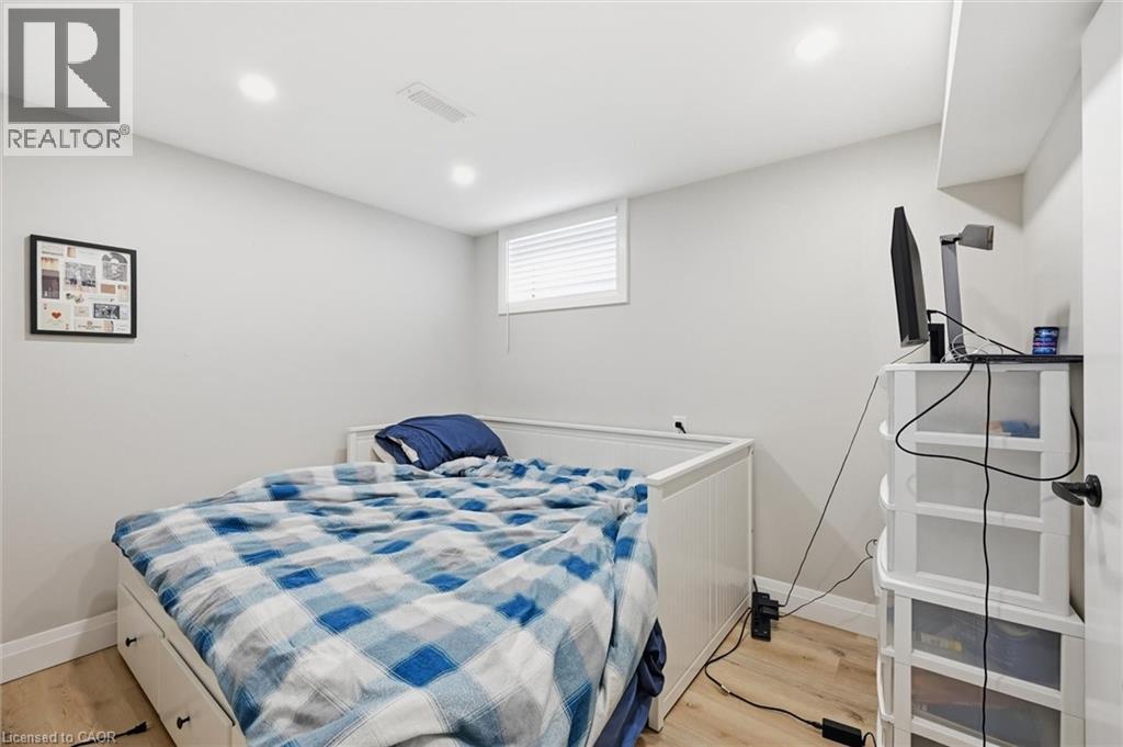 70 Whyte Avenue N, Thorold, Ontario  L2V 2T7 - Photo 33 - 40801157