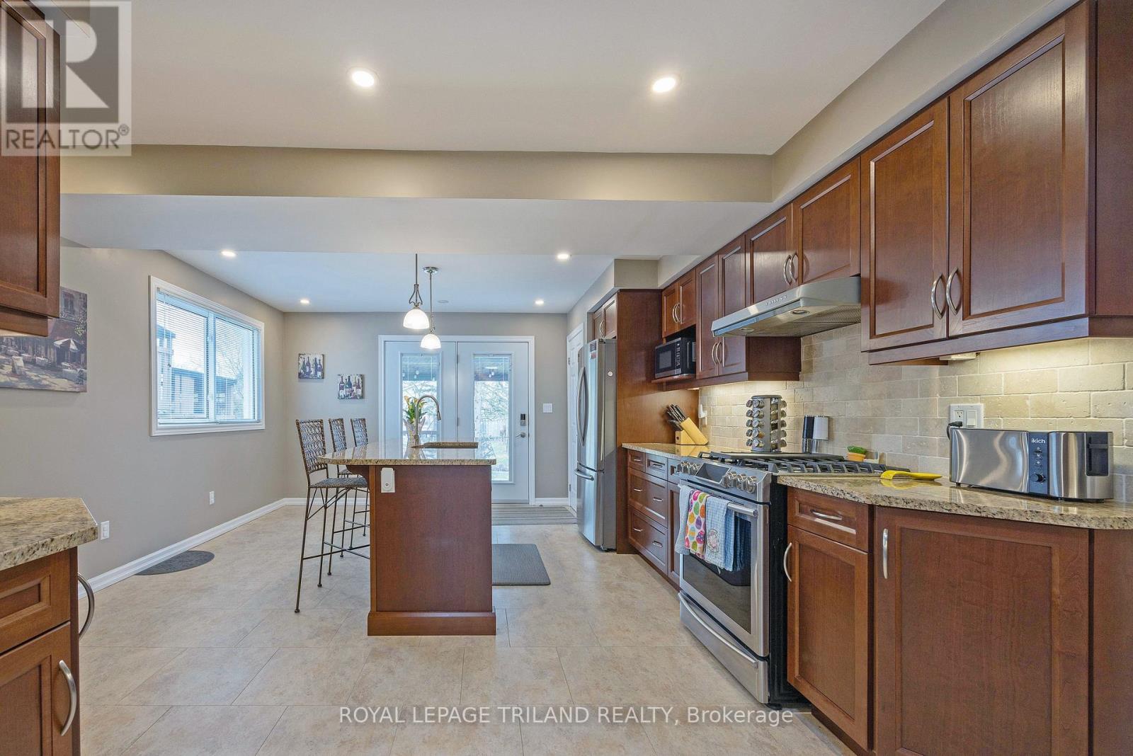 59 Lawrence Avenue, St. Thomas, Ontario  N5R 4Y7 - Photo 11 - X12927534