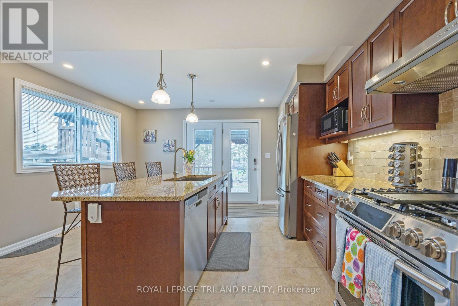 59 Lawrence Avenue, St. Thomas, Ontario  N5R 4Y7 - Photo 12 - X12927534