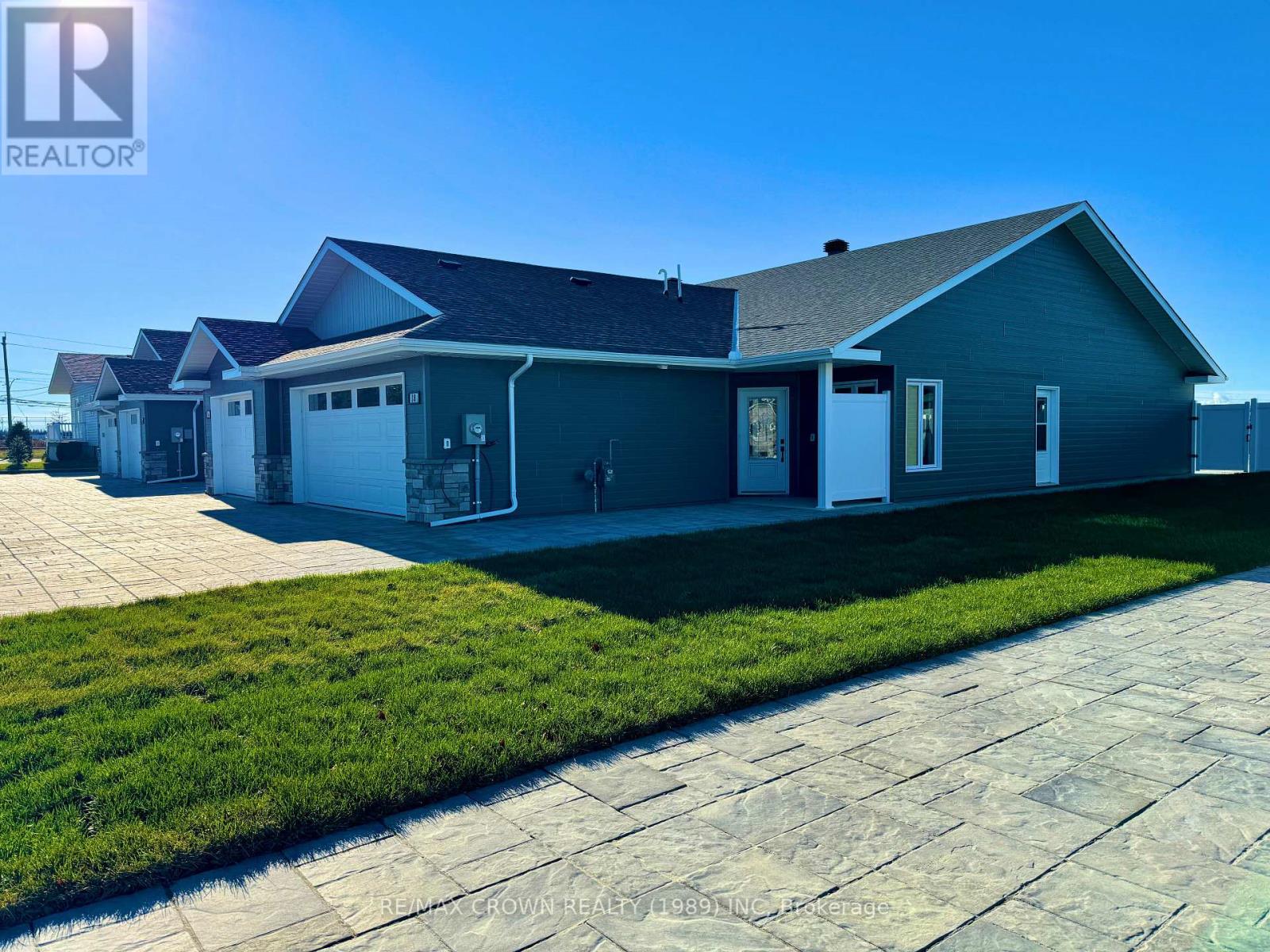 18 Golf Street, Kapuskasing, Ontario  P5N 3J6 - Photo 2 - T12927494