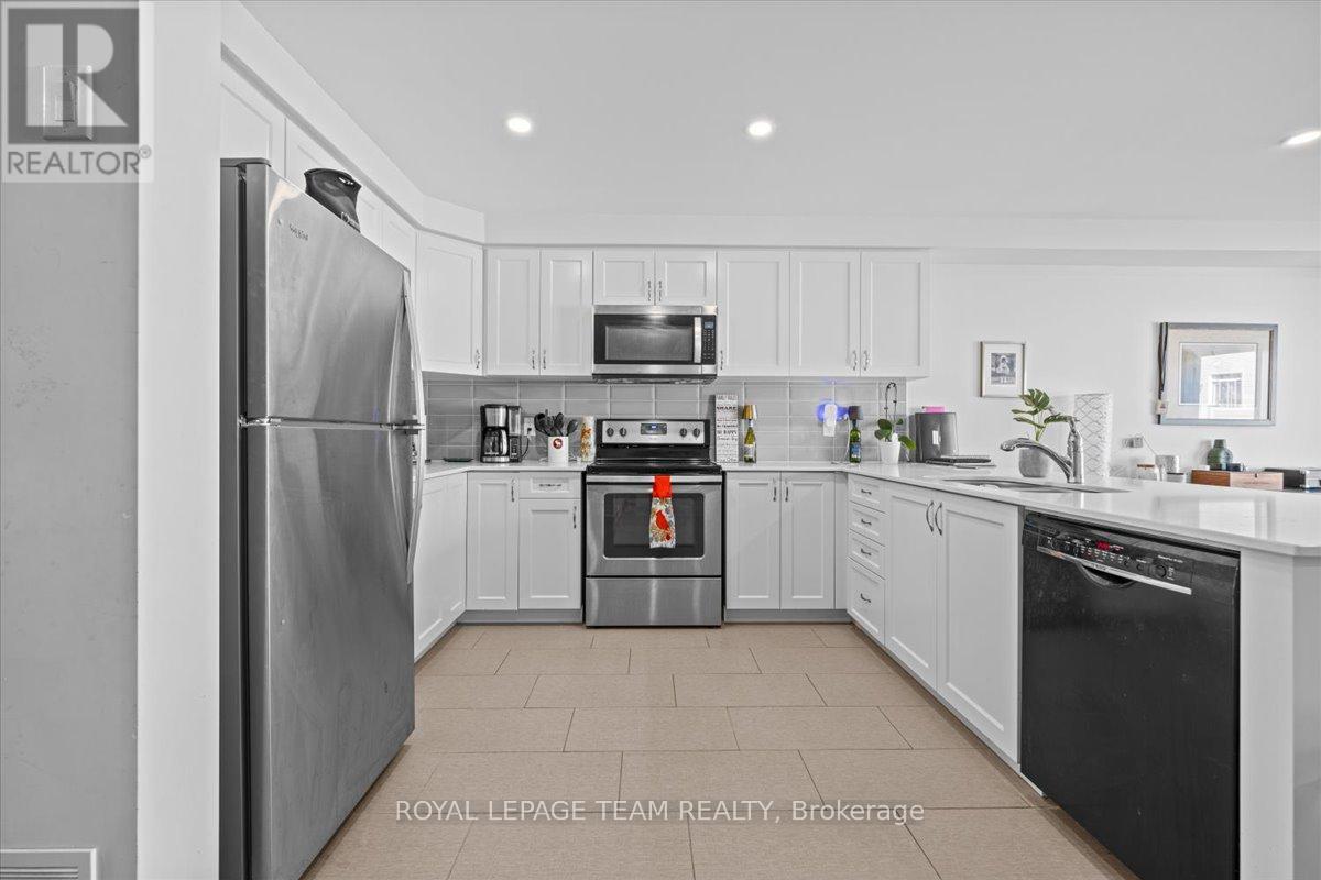 814 Stallion Crescent, Ottawa, Ontario  K2S 2G1 - Photo 6 - X12927490