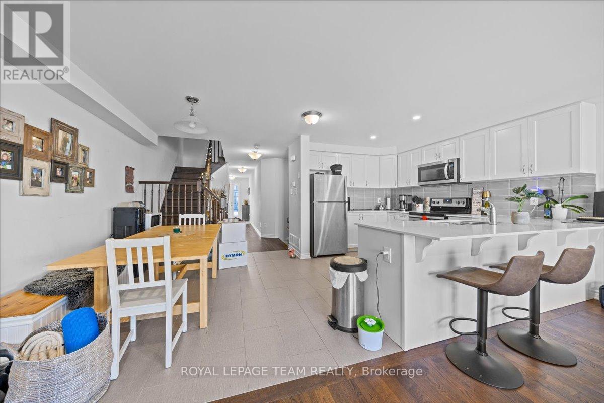 814 Stallion Crescent, Ottawa, Ontario  K2S 2G1 - Photo 8 - X12927490