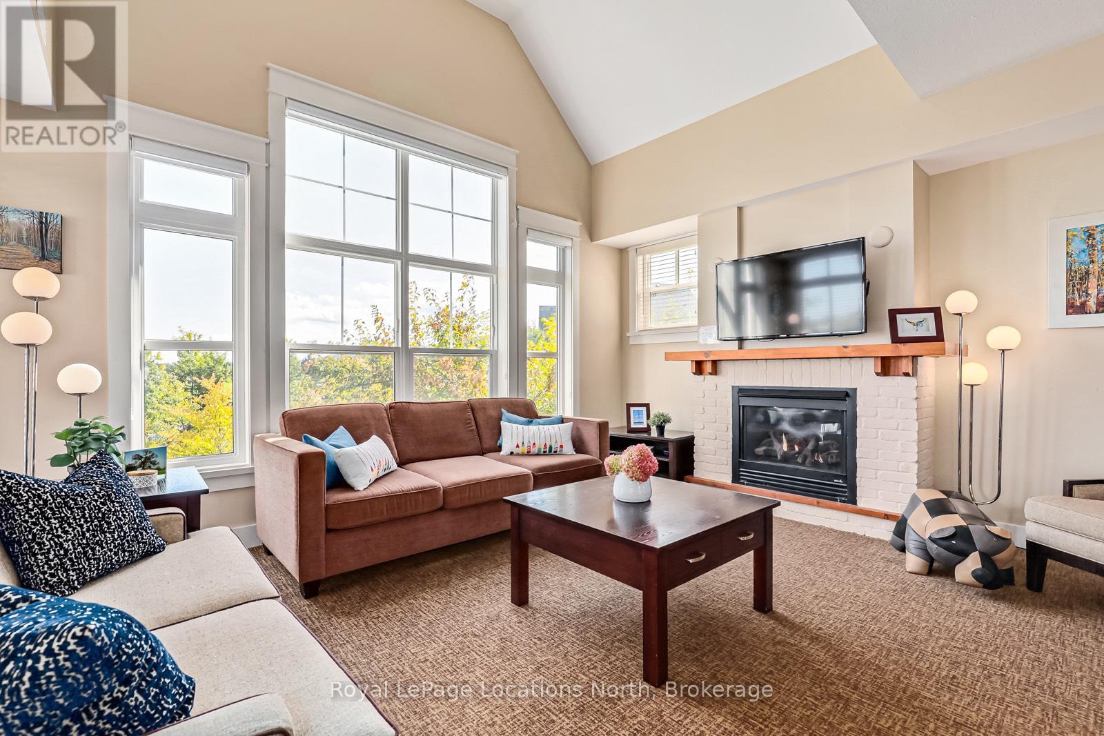 221 - 125 Fairway Court, Blue Mountains, Ontario L9Y 0P8 - Photo 3 - X12927540